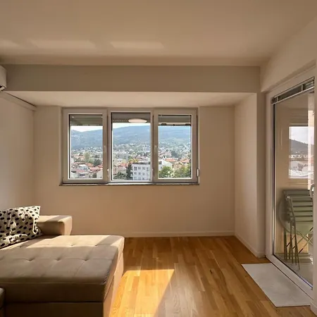 Cozy Apartment-center Of Скопье