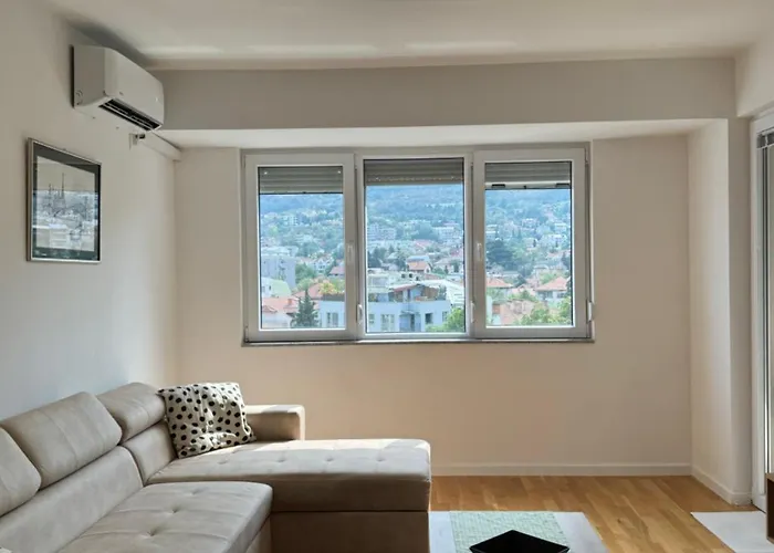 Daire Cozy Apartment-center Of *