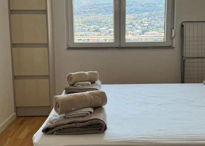 Daire Cozy Apartment-center Of